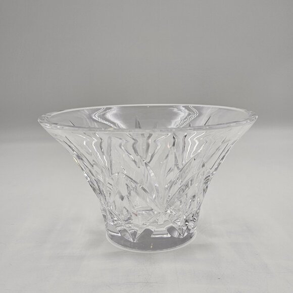 Marquis by Waterford Crystal Cut Glass Leaf Bowl Vase Centerpiece Decor 3.75 in - Picture 4 of 11